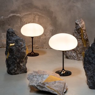 Stemlite tafellamp, zwart-chroom, hoogte 42 cm, dimbaar GUBI - Woonkamer - Designer - Metaal - 1 lamp