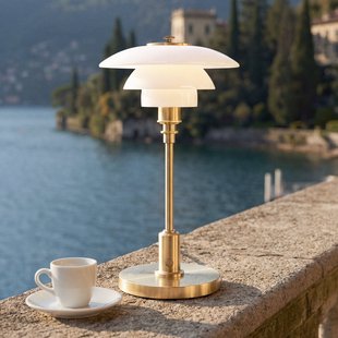 PH 1-1 draagbare tafellamp, messing, IP44 Louis Poulsen - Woonkamer - Designer - Metaal - 1 lamp