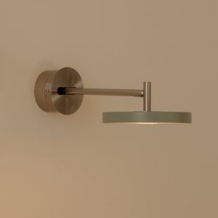 Asteria Short LED wandlamp, olijfgroen, staal, vaste aansluiting UMAGE - Woonkamer - Designer - Metaal - 1 lamp