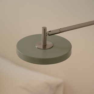 Asteria Long LED wandlamp, olijfgroen, staal, vaste aansluiting UMAGE - Woonkamer - Designer - Metaal - 1 lamp