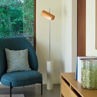 Reflector LED vloerlamp, oranje, hoogte 160 cm Hübsch - Woonkamer - Scandinavisch - Metaal - Met lampenkap