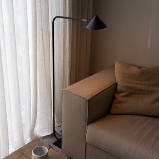 Kuro vloerlamp, zwart, hoogte 120 cm, G9, dimbaar Watt & Veke - Woonkamer - Designer - Metaal - 1 lamp