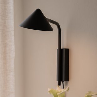 Kuro wandlamp, zwart, 32 cm, stekker, G9 Watt & Veke - Woonkamer - Designer - Metaal - 1 lamp