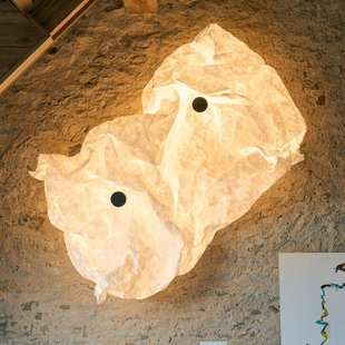 Maap W2 wandlamp, lengte 240 cm, 8-lamps, wit, E27 FLOS - Woonkamer - Designer - Stof - Meerdere lampen