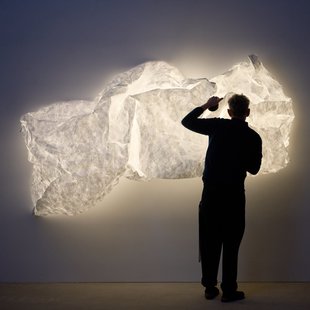 Maap W3 wandlamp, lengte 320 cm, 12-lamps, wit, E27 FLOS - Woonkamer - Designer - Stof - Meerdere lampen
