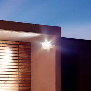 LS 300 S LED-buitenspot met sensor, zwart IP44 STEINEL - Modern - Metaal - Hoekig