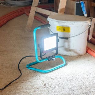 EGLO LED-buitenspot Avelar, zwart/turkoois, breedte 32 cm, metaal