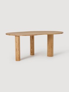 Eettafel Naruto van eikenhout in organische vorm, in verschillende formaten