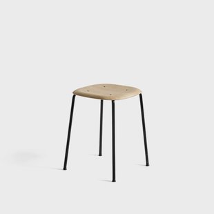 HAY Soft Edge 70 kruk Oak–zwart stalen onderstel