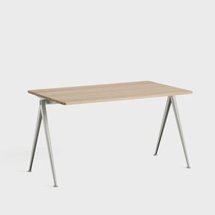 HAY Pyramid 01 bureau Oak mat gelakt – 140x75 cm – beige stalen onderstel