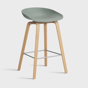 HAY About a Stool 32 Low barkruk gelakt eiken onderstel 2.0 Fall green – roestvrijstalen steun