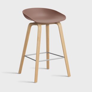 HAY About a Stool 32 Low barkruk gelakt eiken onderstel 2.0 Soft brick – roestvrijstalen steun