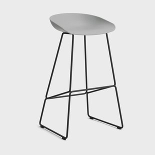 HAY About a Stool 38 High barkruk 2.0 Concrete grey – zwart stalen onderstel