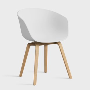 HAY About a Chair 22 2.0 stoel Wit – gelakt eiken onderstel