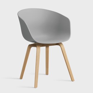 HAY About a Chair 22 2.0 stoel Concrete grey – gelakt eiken onderstel