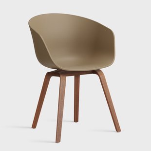 HAY About a Chair 22 2.0 stoel Clay – gelakt walnoot onderstel