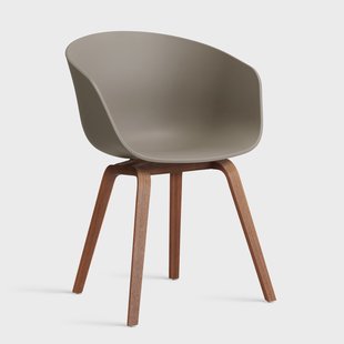 HAY About a Chair 22 2.0 stoel Khaki – gelakt walnoot onderstel
