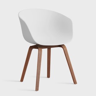 HAY About a Chair 22 2.0 stoel Wit – gelakt walnoot onderstel