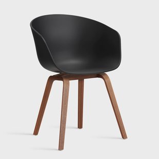 HAY About a Chair 22 2.0 stoel Zwart – gelakt walnoot onderstel
