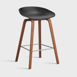 HAY About a Stool 32 Low barkruk walnoot onderstel 2.0 Zwart – roestvrijstalen steun