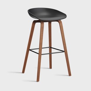 HAY About a Stool 32 High barkruk walnoot onderstel 2.0 Zwart – zwart stalen steun