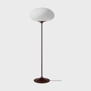 GUBI Stemlite vloerlamp Black red-opaalglas, 110 cm