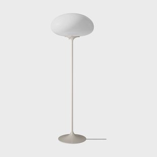 GUBI Stemlite vloerlamp Pebble grey-opaalglas, 110 cm