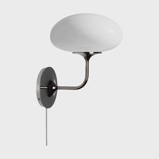 GUBI Stemlite wandlamp Black chrome-opaalglas