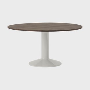 Muuto Midst pilaar­tafel Donker geolied eiken-grijs, Ø140 cm