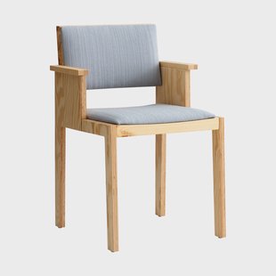 Vaarnii 016 Maasto Dining Armchair armstoel Mat geolied en gewaxt grenen, voorkant gestoffeerd grijs
