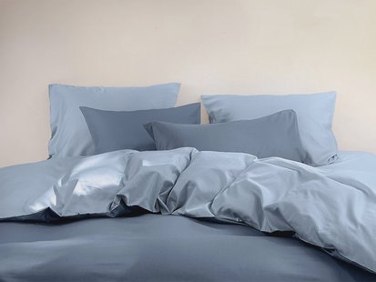 Yumeko Dekbedovertrek katoensatijn double face faded/misty blue 100% biologisch en fairtrade katoen, satijn geweven