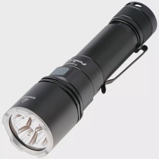 Fenix C7 Pro oplaadbare zaklamp, 4600 lumen