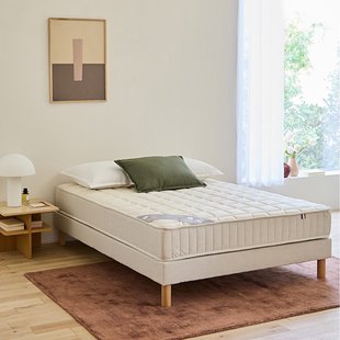 Beklede boxspring met 12 latten