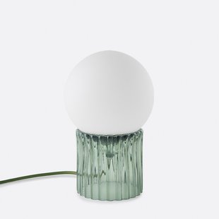 Tafellamp, gekleurd geribbeld glas en opaline