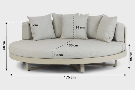 Santika Lakeview daybed