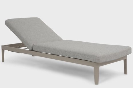 Lifestyle Mateo ligbed met kussen loft/sandy