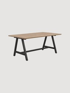 Eettafel Carradale met eikenhouten tafelblad