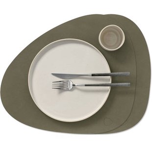 LIND DNA LIND DNA Placemats Nupo - Leer - Army Green - Curved - 44 x 37 cm - 2 Stuks
