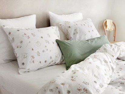 Yumeko Kussensloop katoen satijn meadow 65x65 100% biologisch en Fairtrade katoen, satijn geweven