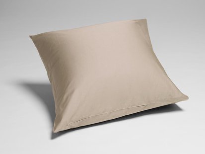 Yumeko Kussensloop katoensatijn warm taupe 65x65 100% biologisch en fairtrade katoen, satijn geweven