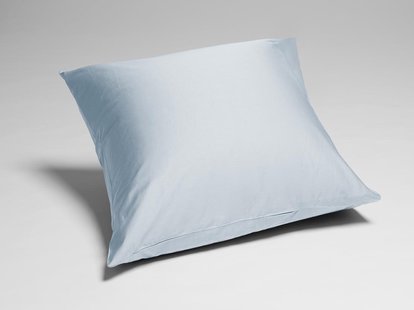 Yumeko Kussensloop katoen satijn sky blue 65x65 100% biologisch en fairtrade katoen, satijn geweven