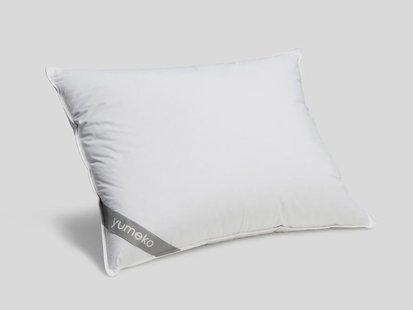 Yumeko Kussen gerecycled dons 50x70 medium 
Vulling: 70% gerecycled dons (eenden- en ganzendons), 30% gerecyclede veertjes (eenden- en ganzenveertjes)
Tijk: 100% biologisch katoen