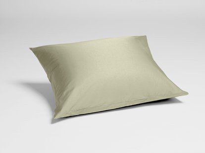 Yumeko Kussensloop katoen satijn light olive 65x65 100% biologisch en fairtrade katoen, satijn geweven