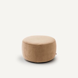 Poef van stonewashed fluweel, Rosebury, ontwerp Emmanuel Gallina