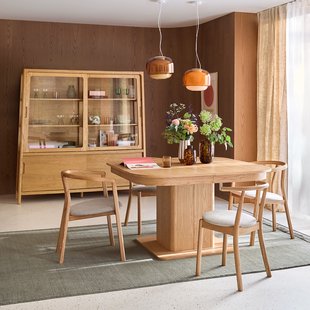 Vitrinekast in massief essen en eikenfineer, 4 deuren, hoogte 180 cm, Tress