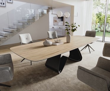 DELIFE Eettafel Edge Boot 300x120 cm Keramiek Laminam® Sabbia Eichefarbig W-onderstel Metaal Zwart