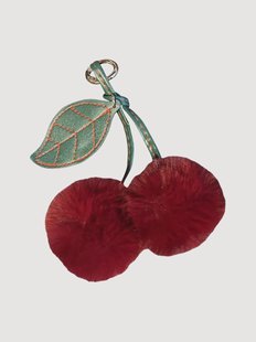 Handgemaakte tas charm Fluffy Cherry van vegan leer