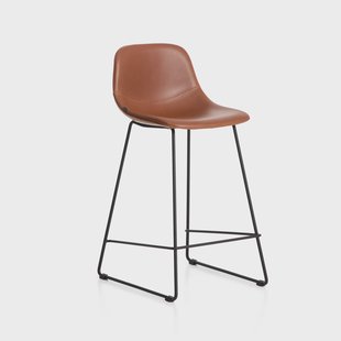 Kave Home Barkruk Zahara Lederlook - Bruin (zithoogte 66cm)