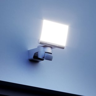 XLED Home 2 SC slimme LED-buitenspot, wit, met sensor - STEINEL - Balkon - Modern - Kunststof - Hoekig
