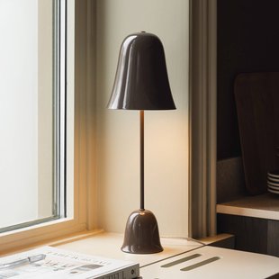Blåklockan tafellamp mokkabruin, hoogte 56 cm - Globen Lighting - Woonkamer - Scandinavisch - Metaal - Met lampenkap